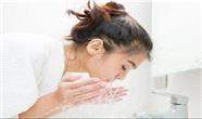 ۷ قانون مهم برای شستن پوست صورت  / با این نکات پوست زیبا و  شفاف داشته باشید